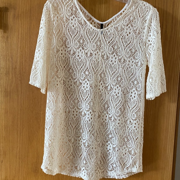 Ivory beach coverup - Picture 2 of 4